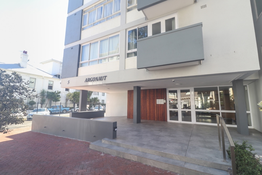 1 Bedroom Property for Sale in Sea Point Western Cape